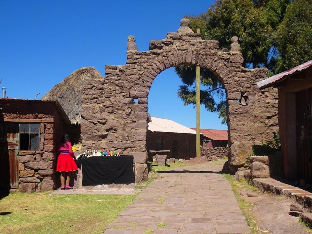Taquile Hospedaje Mario Huillanopampa Exterior photo